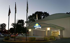 Days Inn By Wyndham Washington Dc/Gateway